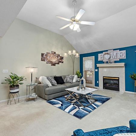 Beautiful Townhome, 11 Minutes To Downtown, Kcmo. カンザスシティ エクステリア 写真