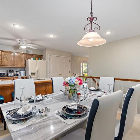 Beautiful Townhome, 11 Minutes To Downtown, Kcmo. カンザスシティ エクステリア 写真