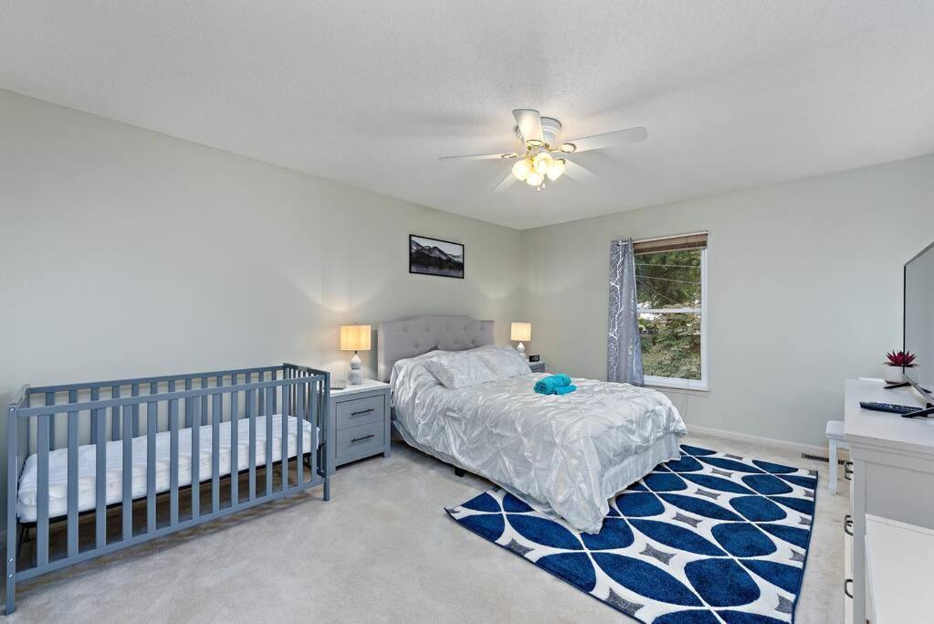 Beautiful Townhome, 11 Minutes To Downtown, Kcmo. カンザスシティ エクステリア 写真