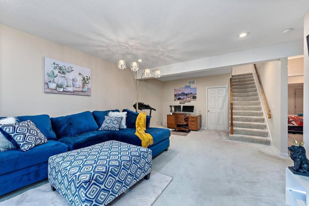 Beautiful Townhome, 11 Minutes To Downtown, Kcmo. カンザスシティ エクステリア 写真
